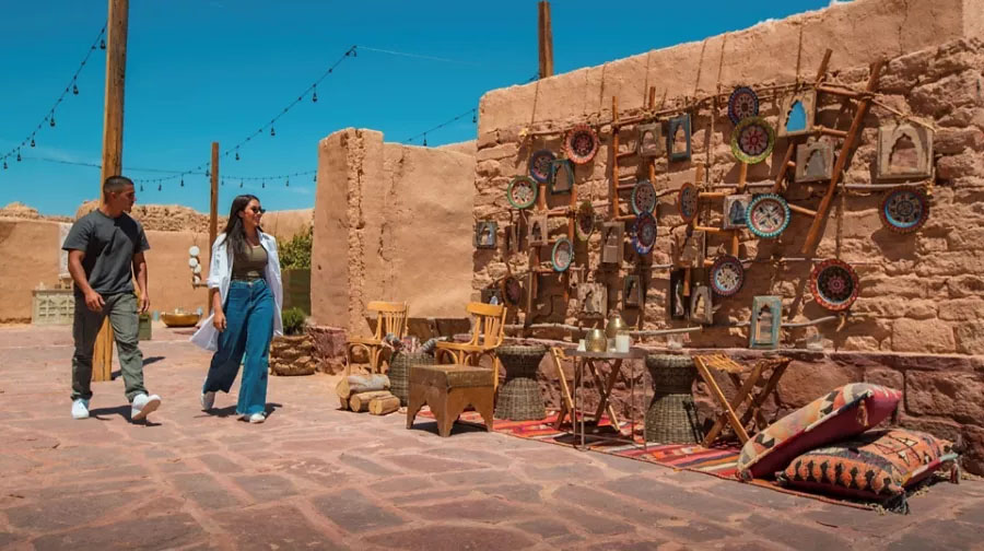 Esta cidade histórica é um labirinto de ruas estreitas e casas de pedra que datam de muitos séculos atrás. A cidade foi cuidadosamente restaurada e oferece uma visão única de como era a vida no passado.